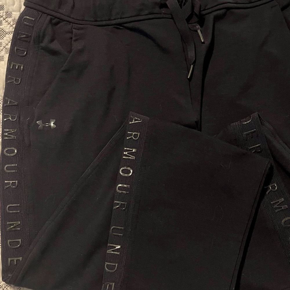 Under Armour Pants - Size Large